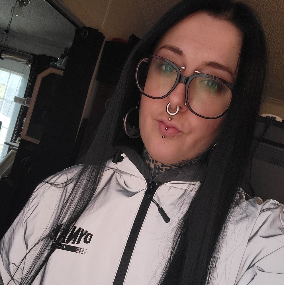 Meet your Posher, CHVNTEL